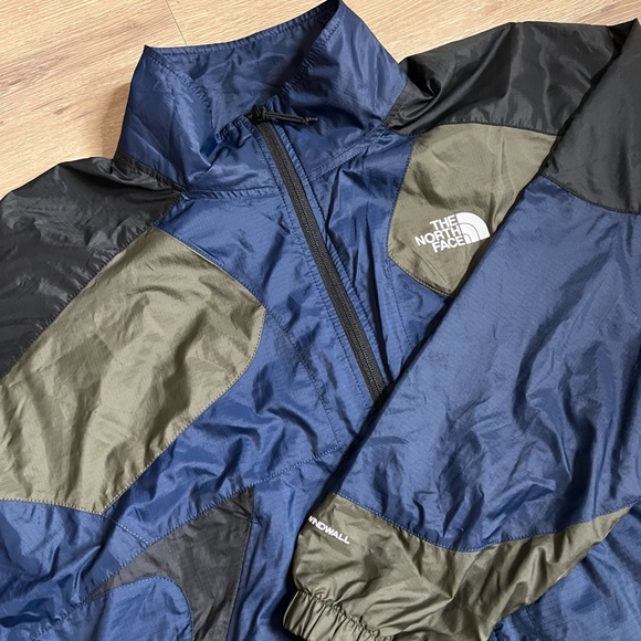 Women’s North Face TNFX Jacket - Picture 3 of 7